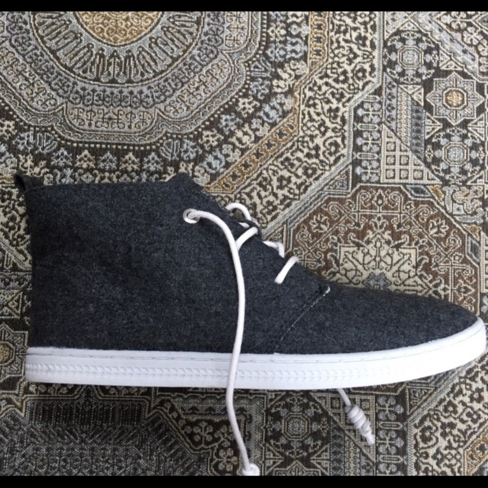 Soho Circus Sam Edelman gray high top sneaker 7.5 women’s